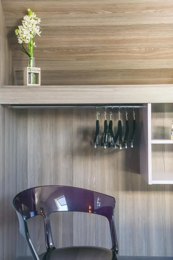 Hotell De Charonne 3*